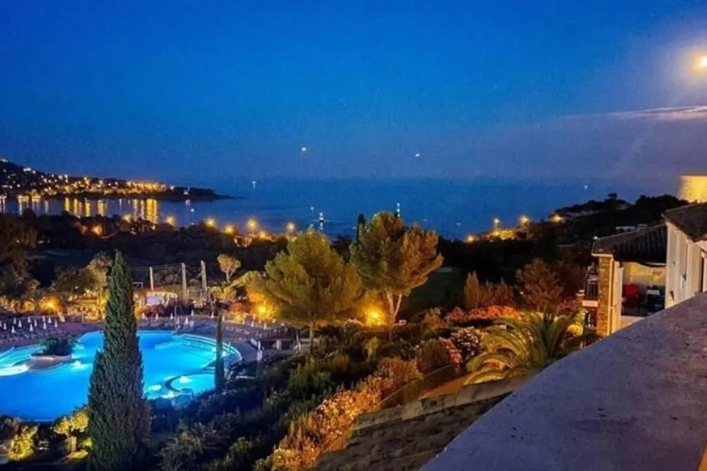Superbe Appartement Village Cap Esterel 4P Climatise Saint-Raphaël 0*,  Frankreich